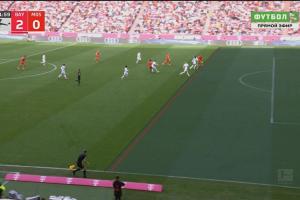 改判过山车😂萨内被最后一人拉倒，主裁回看后判越位取消黄牌