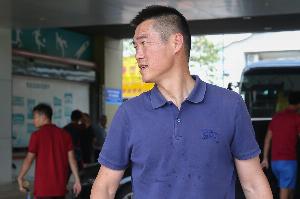 沪媒：泰山副总经理宿茂臻赛前曾约谈崔康熙，要求避免惨案