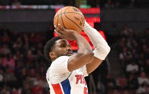 🤡就是投不进！马利克-比斯利半场7中1&三分5中0仅拿2分...