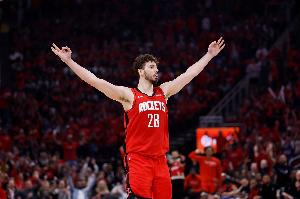 难顶！申京28中12得到31分10板5助2断 罚球10中7