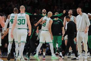 考辛斯：绿军没什么地方能被批评了 他们还会进总决赛的