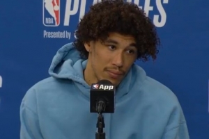 海斯谈未上场：他们叫我做好准备 这是教练的决定 我永远会尊重