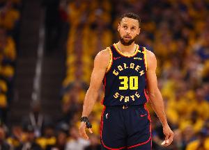 次节回暖！库里半场3记三分拿到11分2板6助 首节挂零