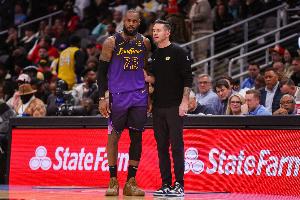 🤫袁方：雷迪克是湖人早早被淘汰的第一责任人 他把赛场当赌场