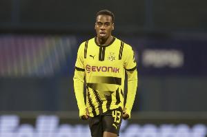 德天空：切尔西渴望签下吉滕斯，但目前尚未考虑用楚克乌梅卡交换