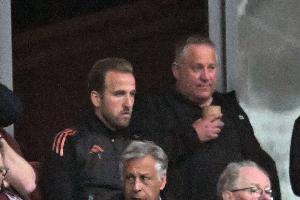 📷全场焦点！凯恩停赛作壁上观，却被摄影师镜头高频锁定