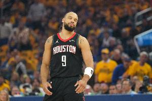 外线没谱！狄龙季后赛场均12.3分 命中率44.4%&三分34.5%