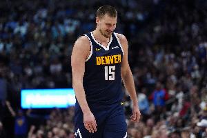 出现5次犯规！约基奇：这是场拉锯战 我们得保持冷静