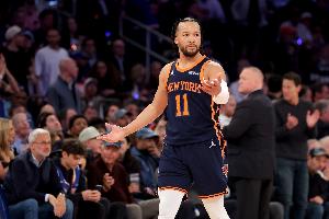 布伦森：常规时间错失绝杀不是我们想要的 加时整个团队都在拼搏