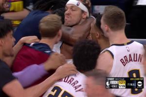 😤戈登三分绝杀后！全队围着他疯狂庆祝！戈登怒目圆睁一脸怒容