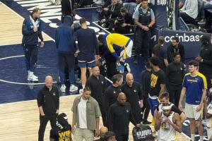 😢华子痛苦坐在地上！追梦和库里都走近关心