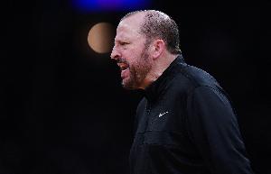 锡伯杜：绿军一直擅长对球做出反应 我们必须确保能抢到篮板