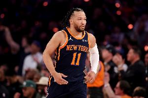 难挽败局！布伦森21中9空砍全场最高27分外加4板7助1断 4失误