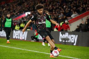 沙德：主教练说我们有可能通过定位球获胜，我们确实做到了