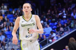 又飒又能打🥰状元佩奇季前赛不到23分钟拿15分5板6助 正负值+40