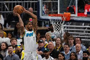 板凳匪徒！托平替补20分钟14中9拿到20分5板 正负值+9