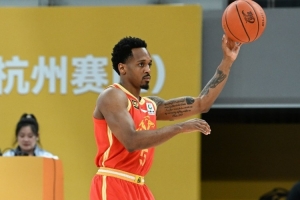 媒体人：北京对布朗限制完全失败 广厦似乎能同时掐住陈盈骏&杰曼