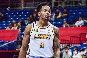 我之前一直在说如果中国男篮要归化 小巴里-布朗绝对是第一人选