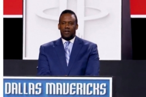 👀😅记者：没库里的勇士赢下系列赛的概率只有1.8%的奇迹了吧