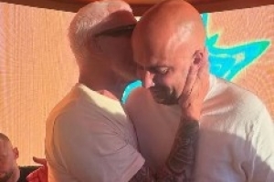 太阳报：斯洛特在利物浦与阿森纳赛后前往伊比萨岛参加派对