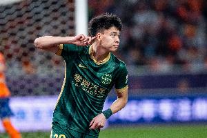 父亲谈王钰栋：从不服输，好像人家说的就是为足球而生的