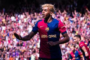 世体：亚马尔闪耀国家德比，射门、射正、过人等数据均为全队最佳