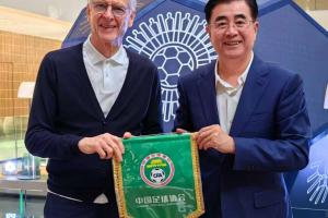 北青体育：宋凯“取经”，温格表达帮助中国足球的强烈意愿