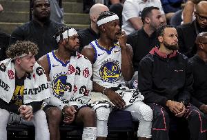 何时与库追讨论下赛季？巴特勒：好问题 今夏到时候自然会发生的