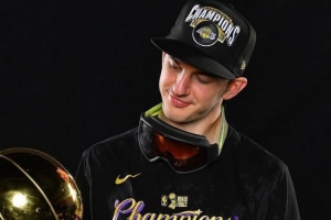 卡鲁索：生涯最佳时刻是20年总决赛G6 我首发出场并夺冠🏆