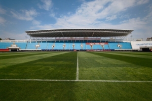 放眼望去一片绿，亚泰主场草皮已修整一新