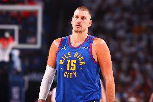 无力回天！约基奇9中5拿到20分9板7助 下半场仅1次出手