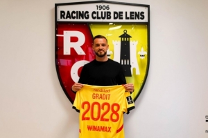 队报：朗斯球员格拉迪特因发表恐同言论被俱乐部罚