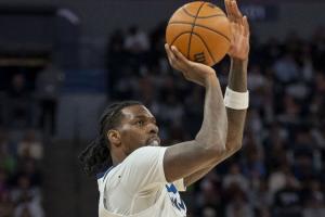 😕这没法玩！里德G1投篮11中1 G2三分5中0 两场三分合计12中0