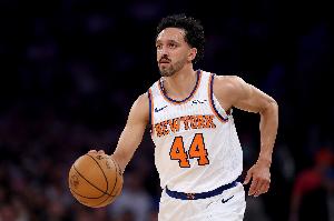 在场每分钟赢1分！沙梅特11分钟2中1拿到3分2助 正负+12全队最高