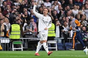 到了去意甲的年龄了😀TA：AC米兰有意免签39岁莫德里奇