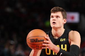 队记：湖人仍对凯斯勒感兴趣 克内克特&31年首轮可能成主要筹码