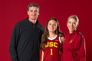 老火箭球迷肯定认识！马特-哈普林女儿成5星高中生 进世青赛名单