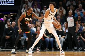 和偶像当队友？文班谈KD：我是他的粉丝 他的比赛影响了我的一生