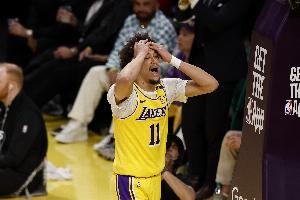 TA专家：湖人可能续约海斯 合同价格约3年1000万-1500万