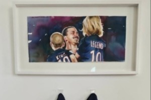 典型伊布霸气风格！43岁伊布晒巴黎球衣：我来时王者，去时传奇