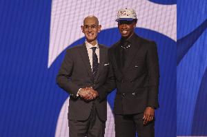 埃奇库姆：不喜欢看到对手得分 想提升投篮来帮三巨头分担