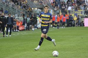 意媒：科莫将为佳夫开400万欧年薪，米兰卖他筹集签莱奥尼的资金