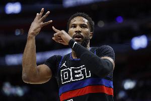 大合同没了？Shams：活塞和比斯利本来在谈三年4200万续约合同