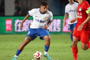 感谢所有远赴客场冒雨支持球队的球迷朋友们