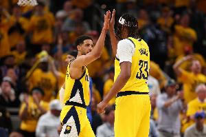 记者感慨：步行者转眼失去了哈利伯顿和特纳 东部一片混乱