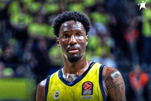 Shams：欧冠四强MVP奈杰尔-海斯-戴维斯加盟太阳 曾单场50分