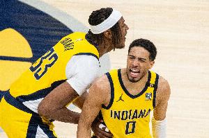 🤕雷霆队记：为步行者球迷感到难过 他们失去了哈利和特纳