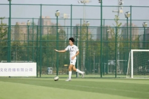 入选2025拜仁世界队！岳博文：没想到选上了，这是非常重要的经历