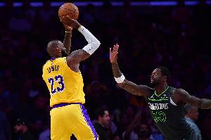 👀湖记：湖人未向詹姆斯提供任何额外年限的续约合同