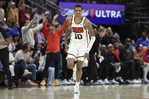 小贾巴里-史密斯5年1.22亿合同细节：起薪2103万 最后一年2777万